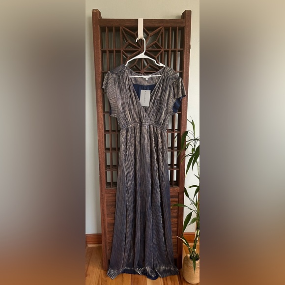 See and Be Seen Dresses & Skirts - Women’s See and Be Seen pleated wrap maxi dress, size M, NWT